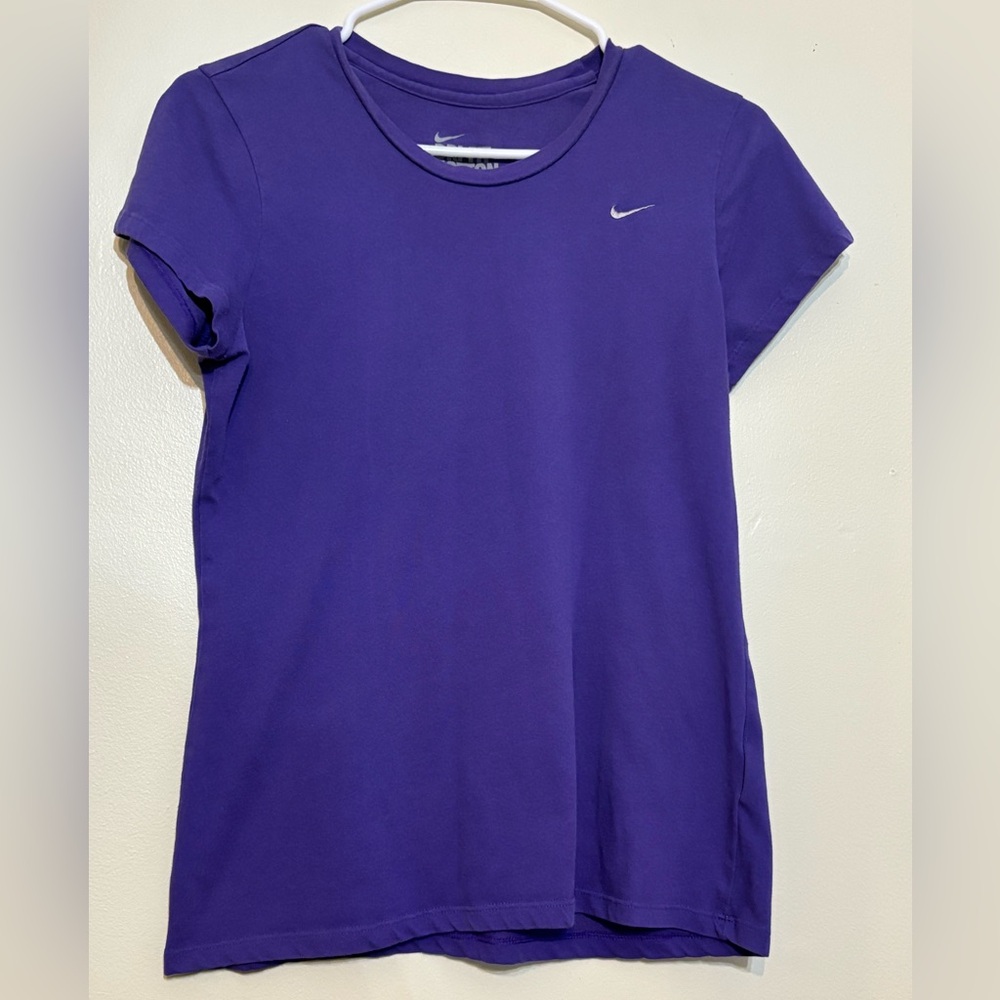 Nike Dri-Fit Women's Short Sleeve Tee in Deep Purple Size Medium